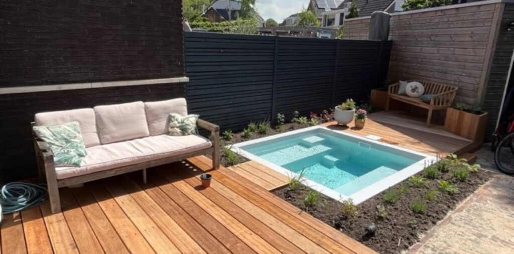 Plunge pool in Maasland